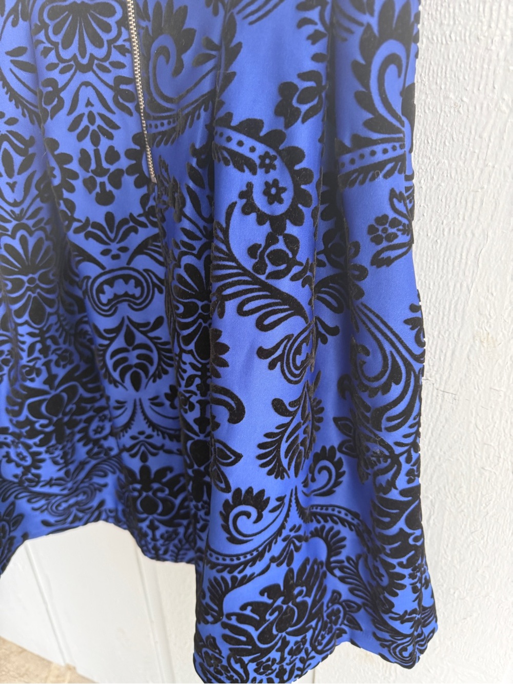 Roz & Ali Blue and Black Damask Fit-and-Flare Dress size 6 - Picture 6 of 8